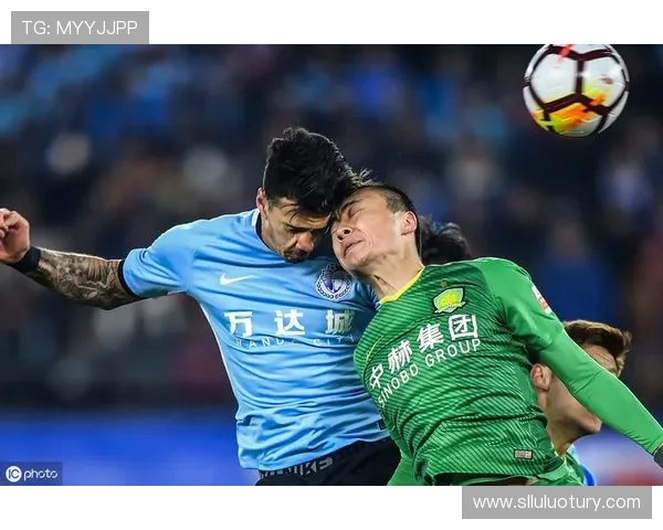 大连一方与武汉卓尔激战正酣 谁能笑到最后成就新辉煌